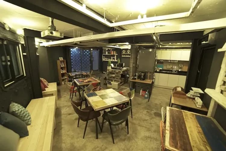 Check-in/check-out kiosk