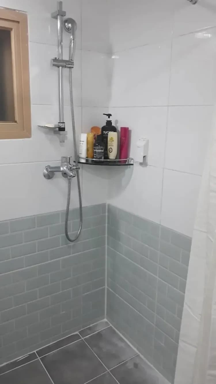 Bathroom shower