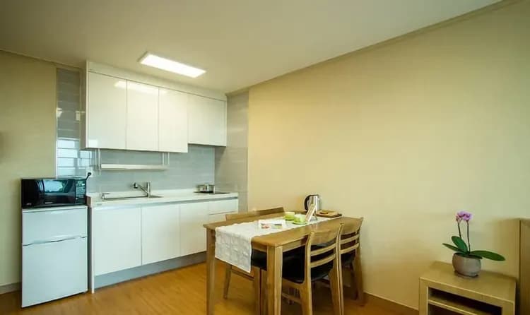 Private kitchenette
