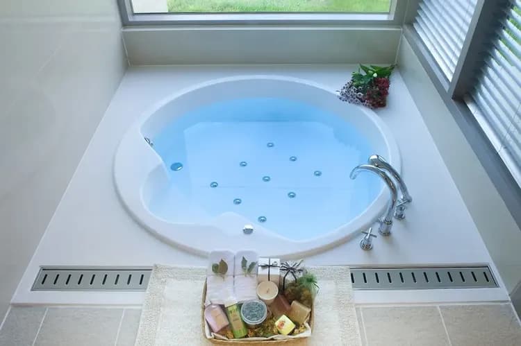 Jetted tub