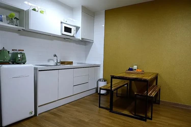 Private kitchenette