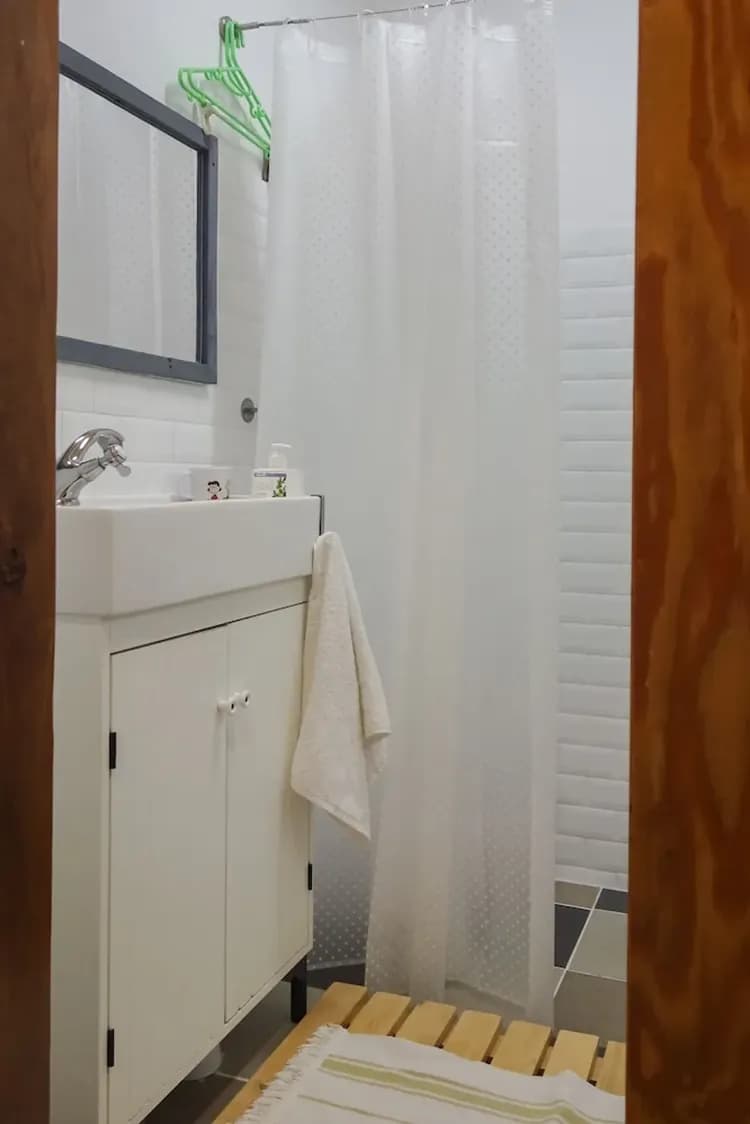 Bathroom shower
