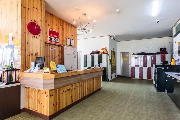 Check-in/check-out kiosk