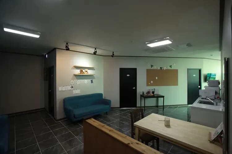 Lobby lounge