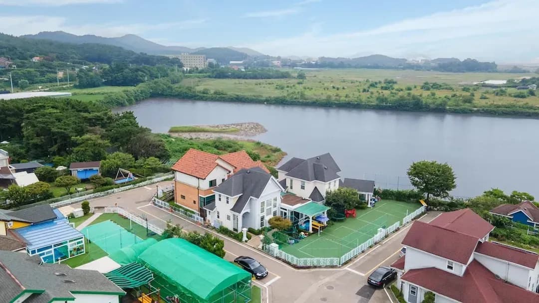 Gyeonggi-do-Daebudo Fullhouse Pension