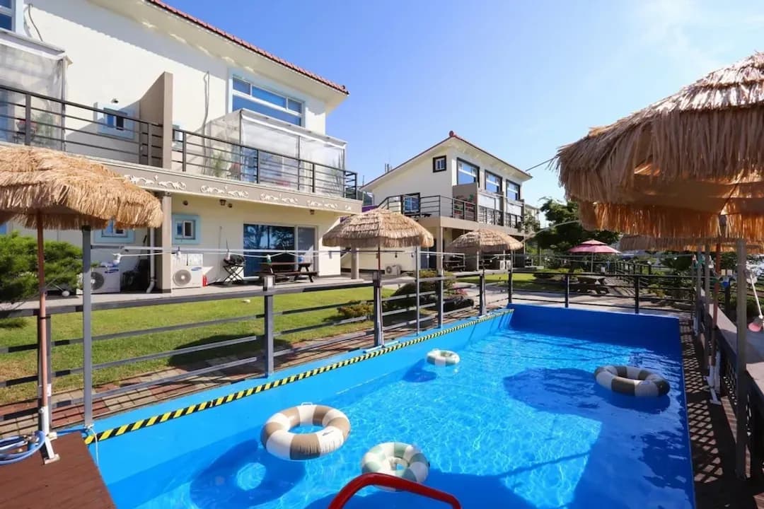 Jeollanam-do-Yeosu Hi Mom Kids Family Pension Black