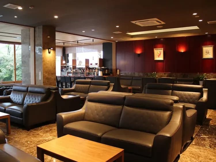 Lobby lounge