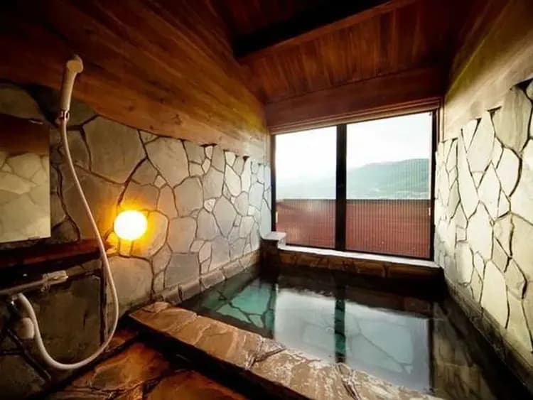Indoor spa tub