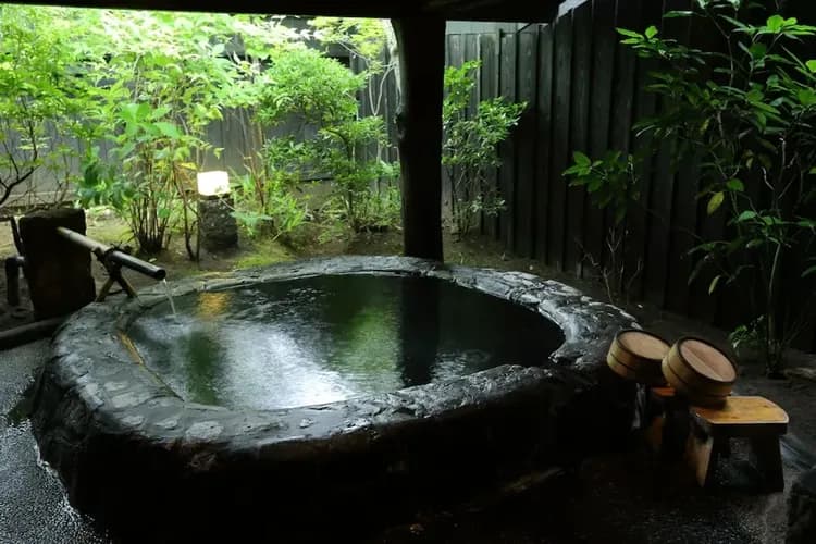 Deep soaking bathtub