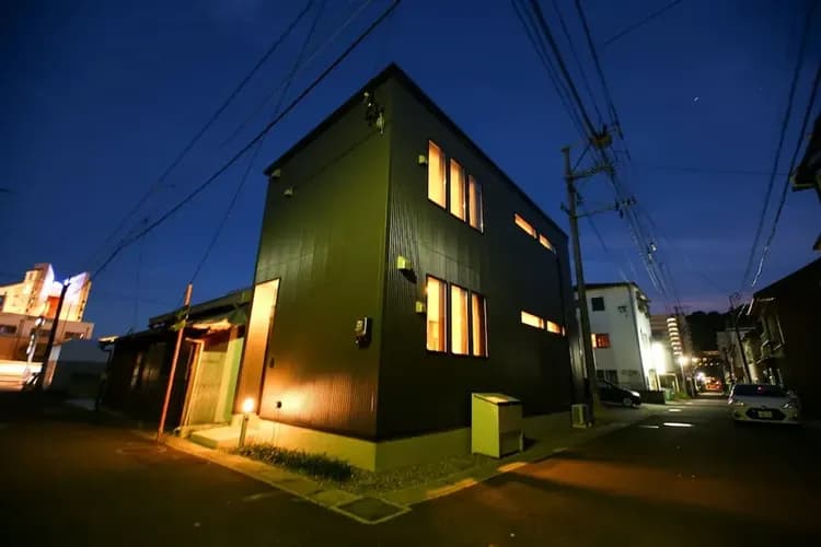 Primary image