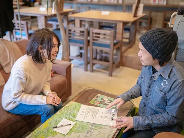 Check-in/check-out kiosk