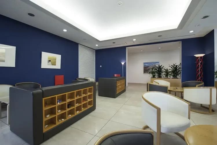 Lobby lounge
