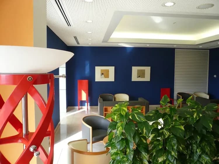 Lobby lounge
