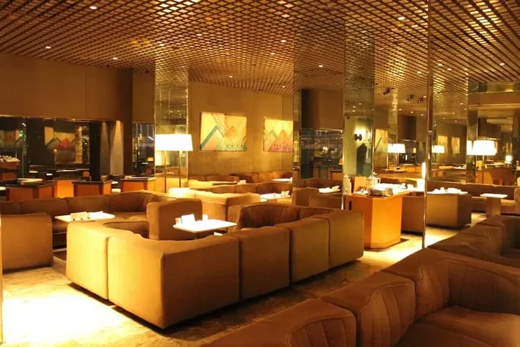 Lobby lounge