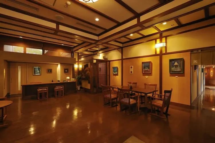 Lobby lounge