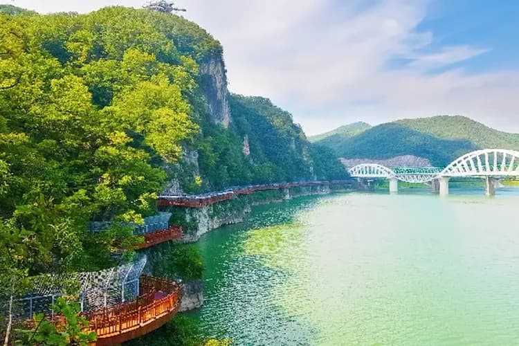 【清易舞櫻花】愛寶樂園、清風湖櫻花節、丹陽天空步道、盧登西亞歐洲村五日