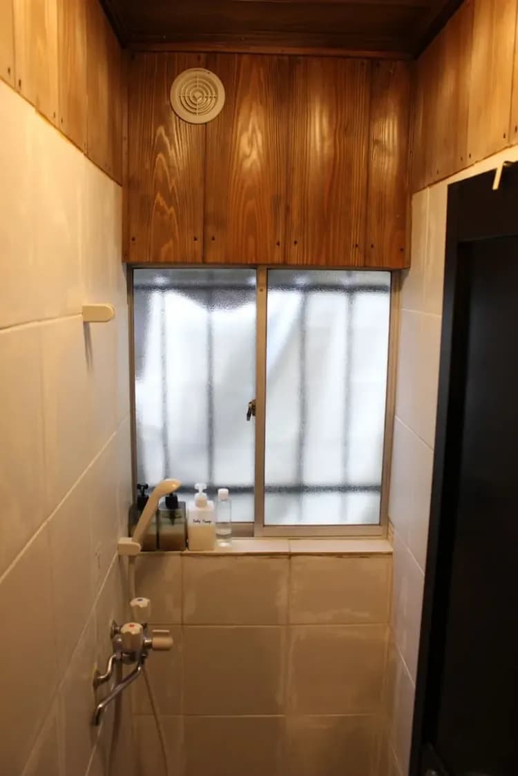 Bathroom shower