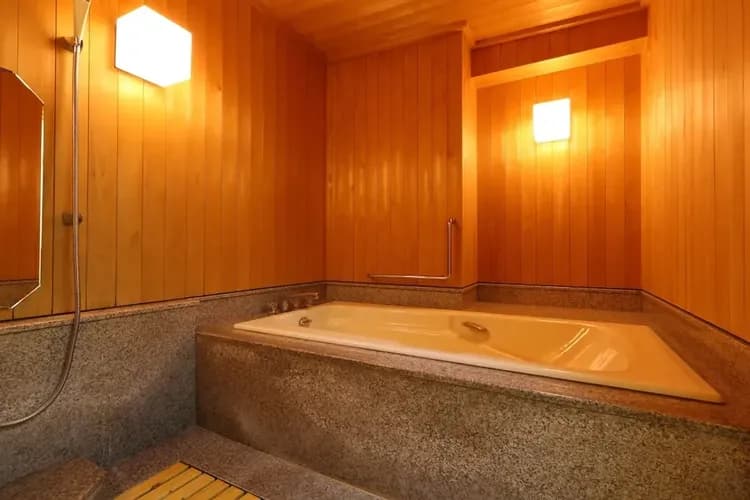 Deep soaking bathtub