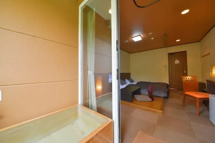 Deep soaking bathtub