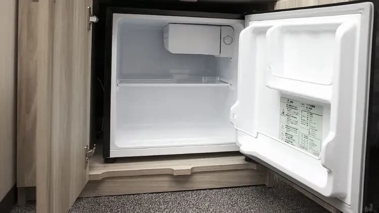 Mini-refrigerator