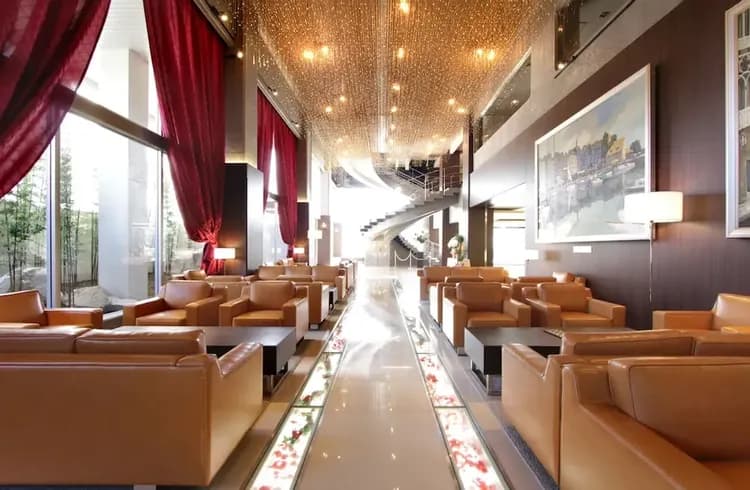 Lobby lounge