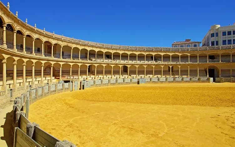 西葡風情選～英屬直布羅陀、高第建築巡禮、升等方舟旅館、七晚五星飯店13日-11