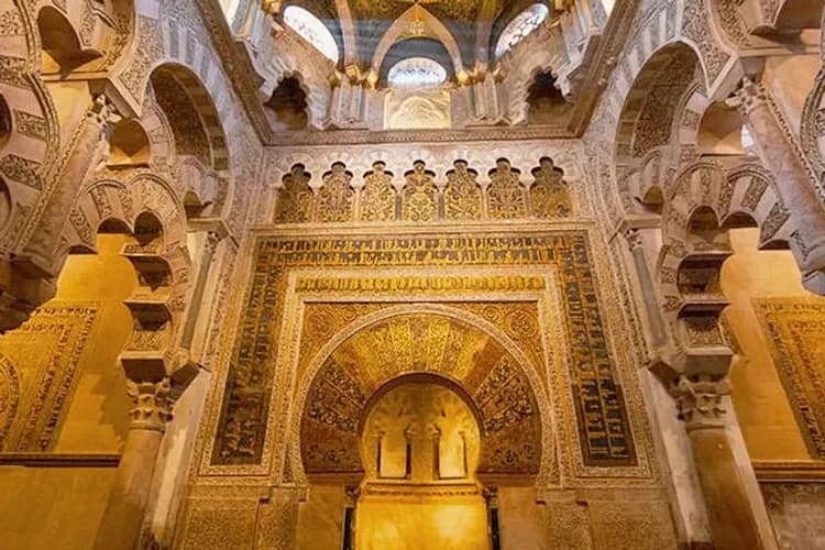 西葡風情選～英屬直布羅陀、高第建築巡禮、升等方舟旅館、七晚五星飯店13日-17