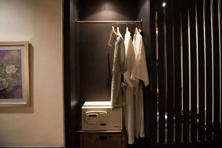 Room amenity
