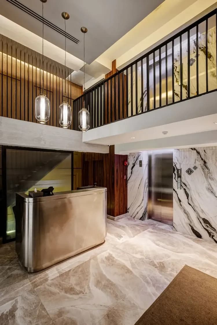 Check-in/check-out kiosk