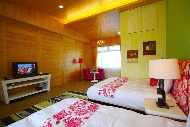 繽紛天使四人主題套房