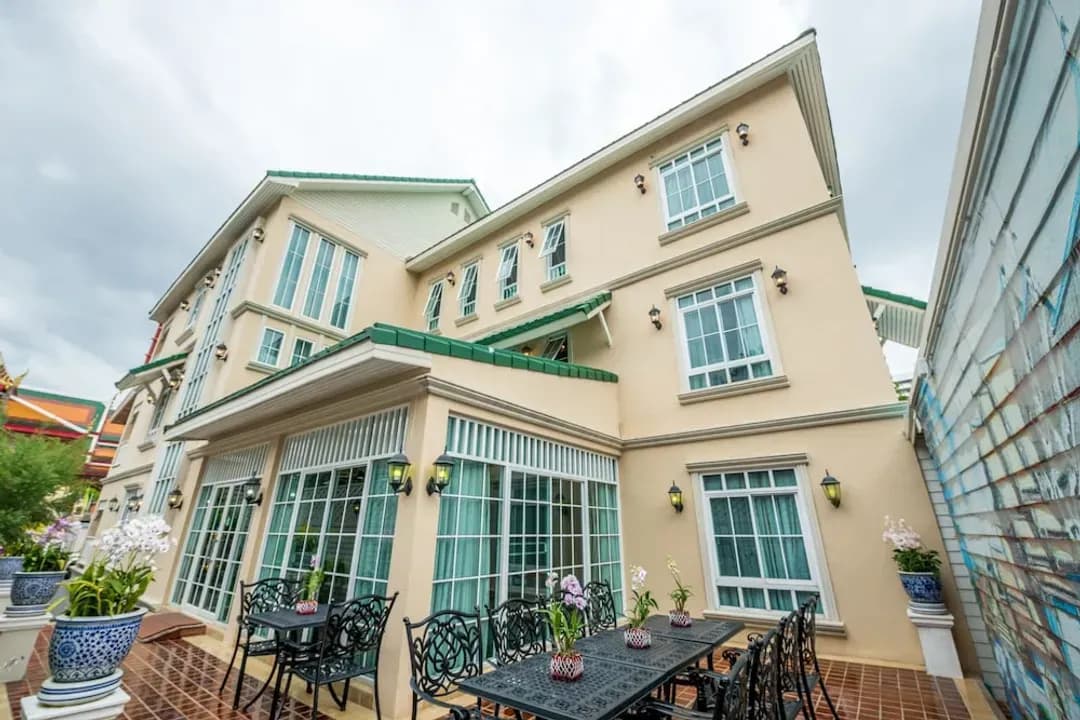 曼谷-蘭花屋 153 號飯店