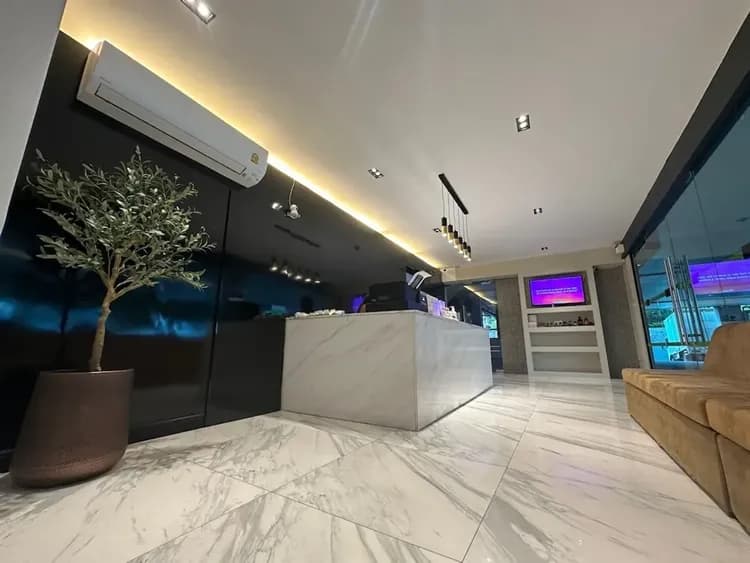 Check-in/check-out kiosk