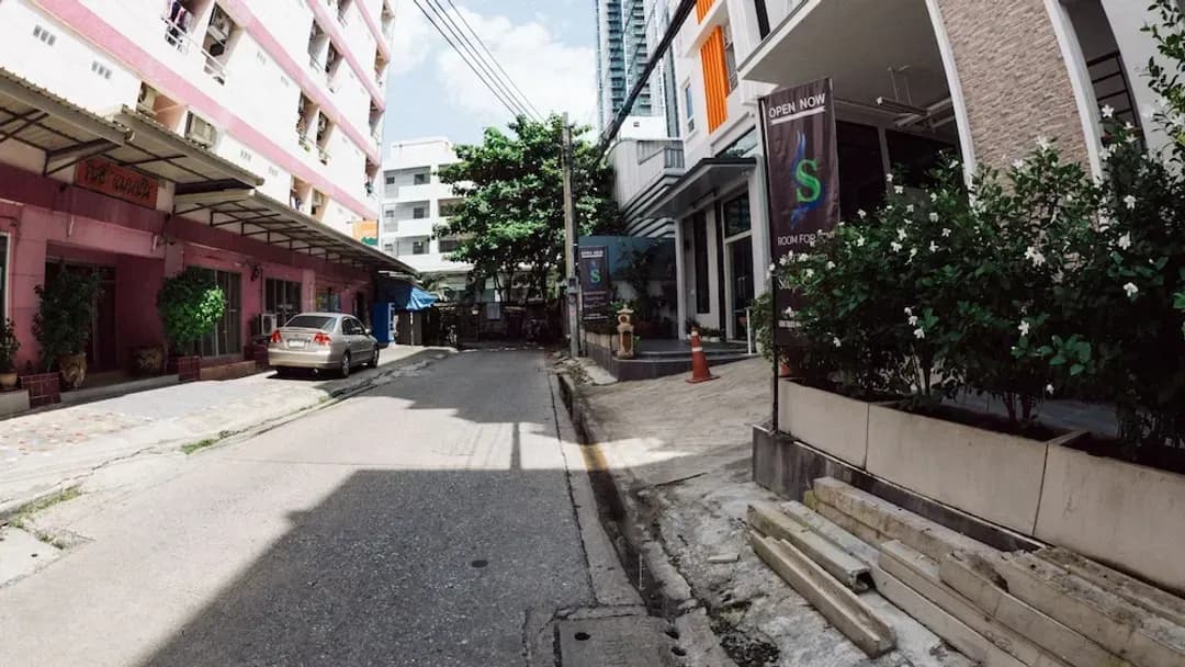 曼谷-曼谷第一步飯店