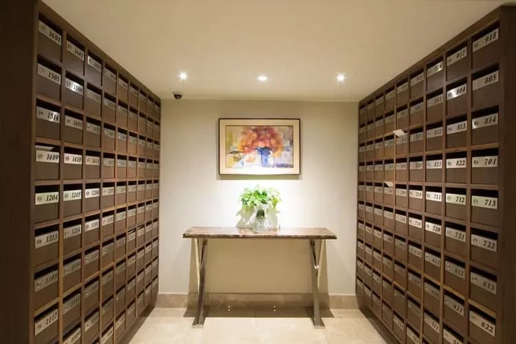 Check-in/check-out kiosk