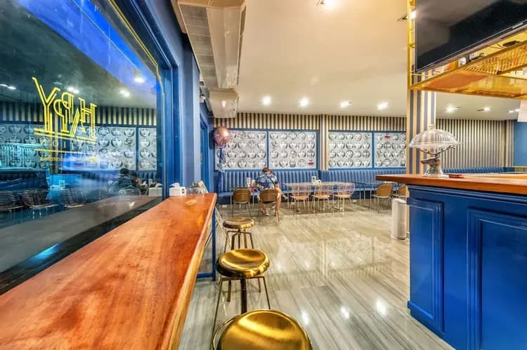 Check-in/check-out kiosk