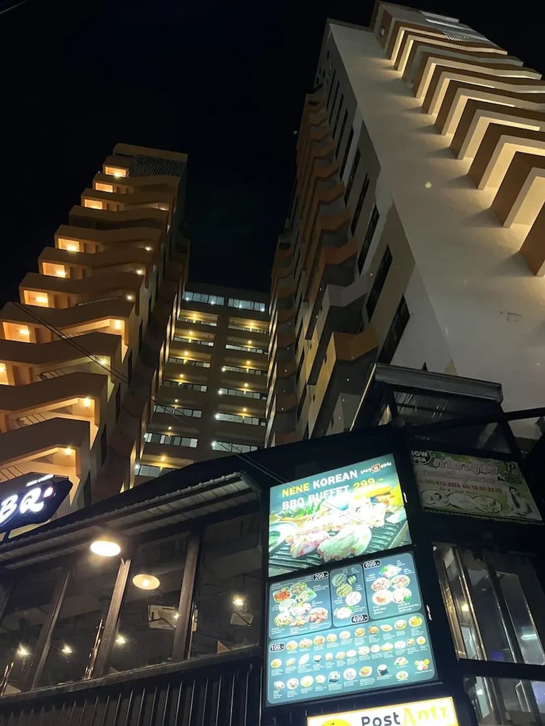 曼谷-購物中心套房飯店