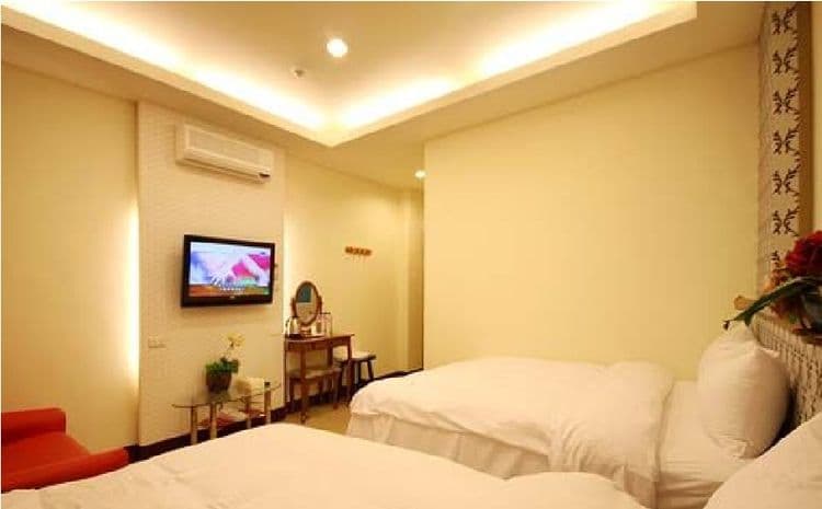 Room and board players 2 Museum-12