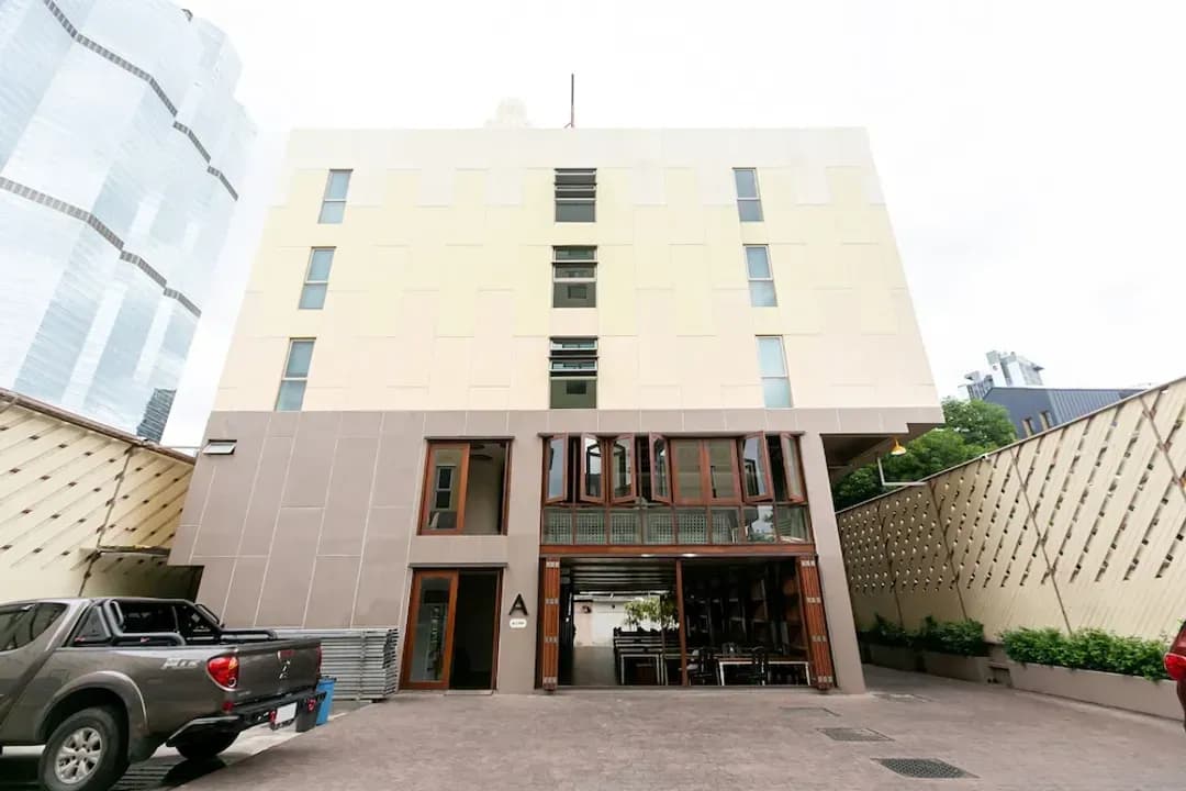 Bangkok-A Room Bangkok Sathorn