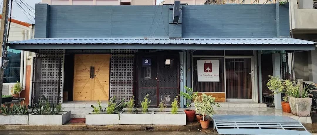 Bangkok-The Travellers House - Pet Friendly Accommodation