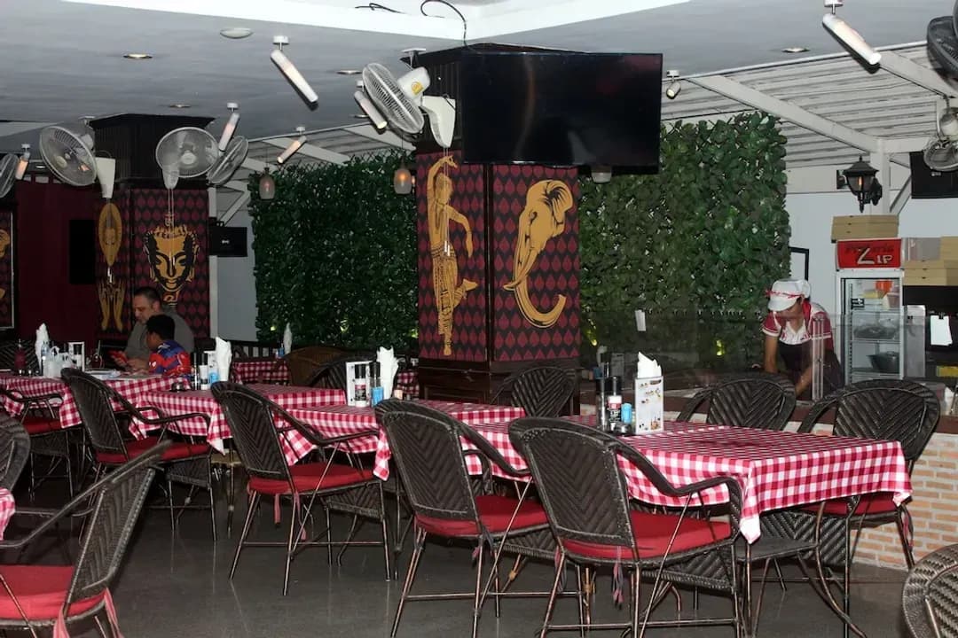 チョンブリー-ジップ ラウンジ & アパートメンツ