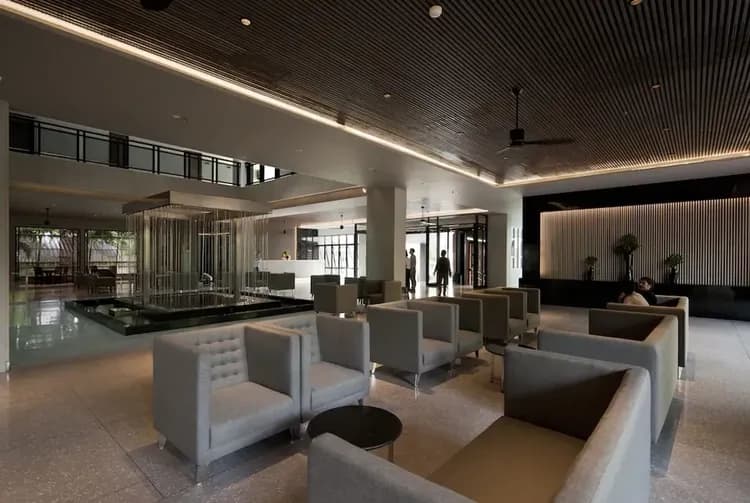 Lobby lounge
