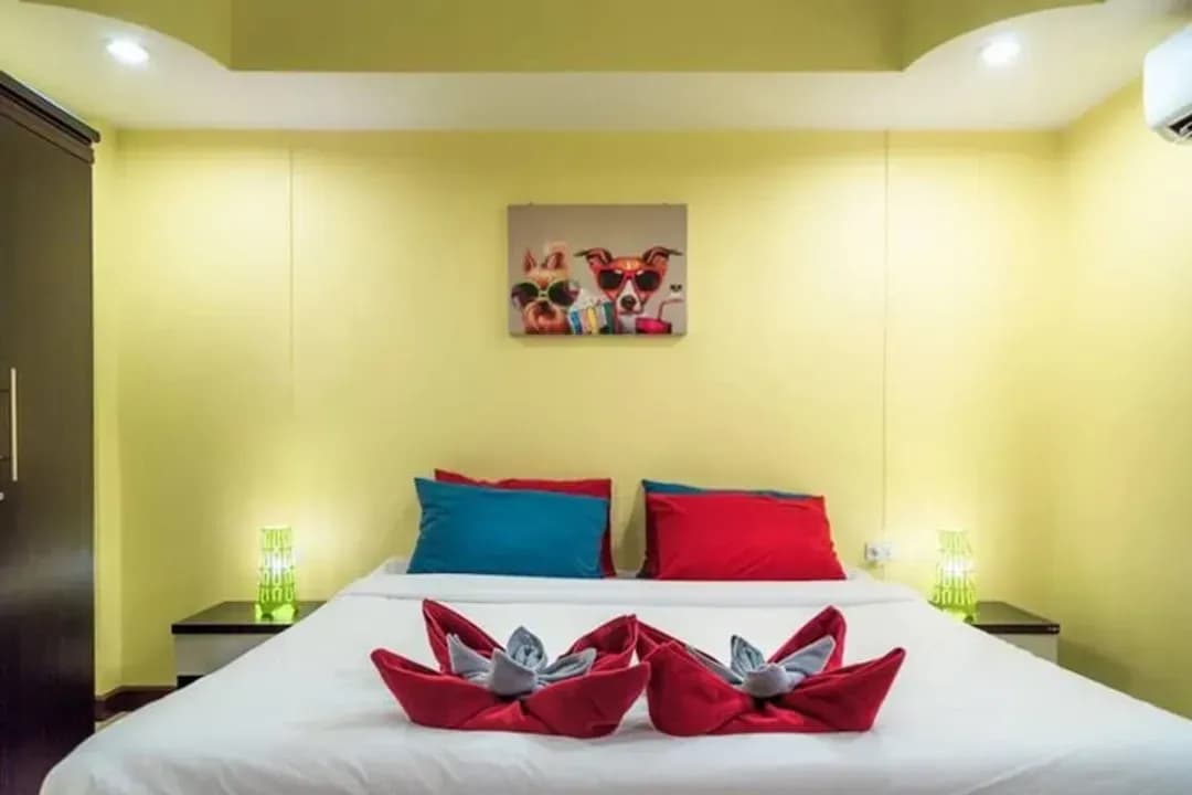 春武里府-哈利斯酒吧與餐廳酒店