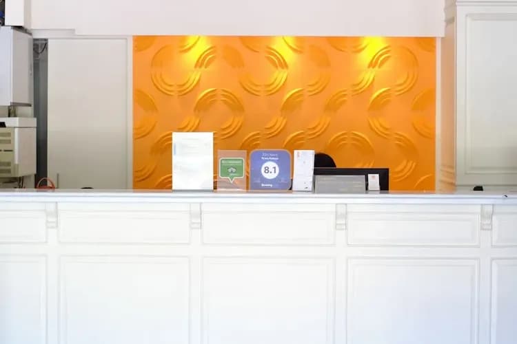 Check-in/check-out kiosk