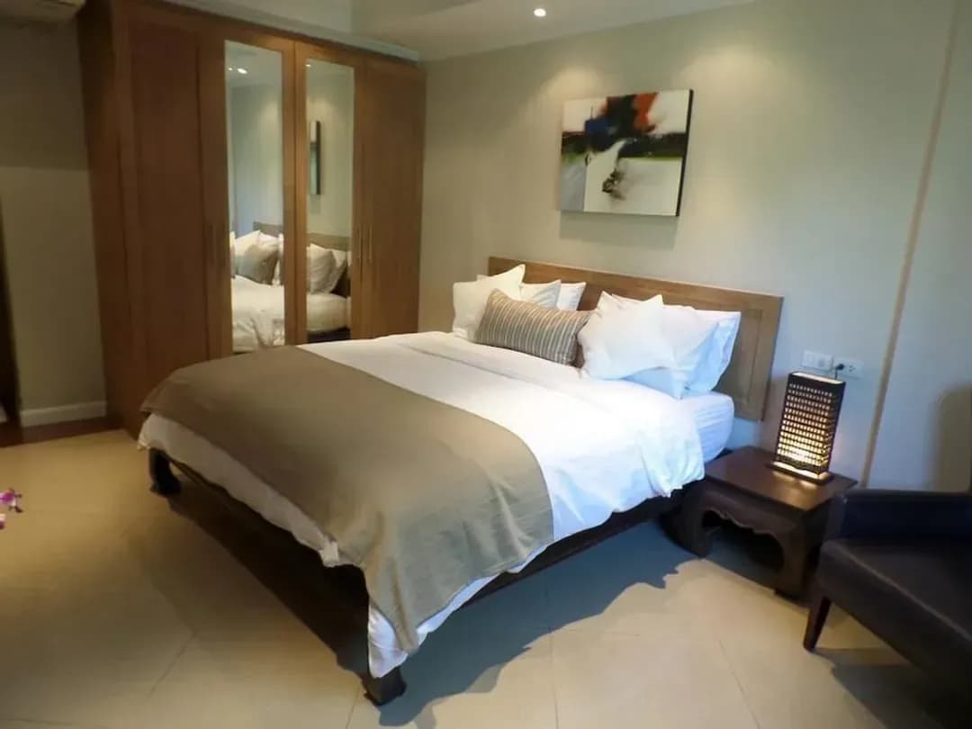 春武里府-韋斯特伯里住宅飯店