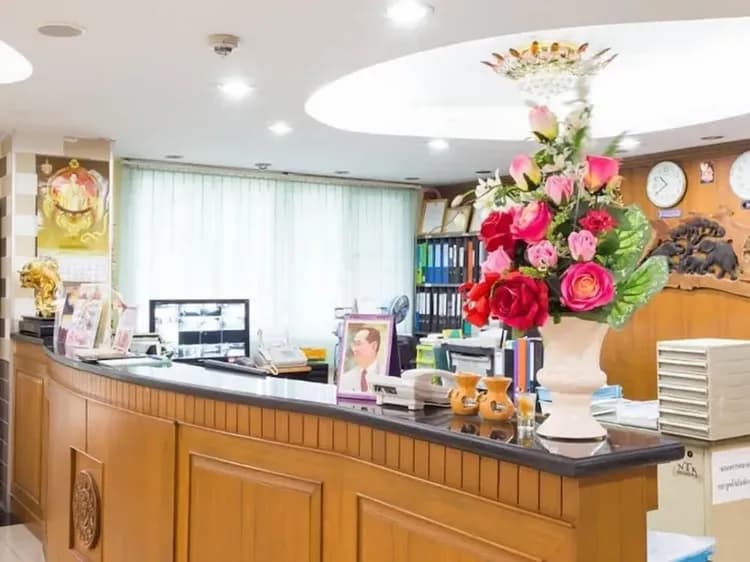 Check-in/check-out kiosk