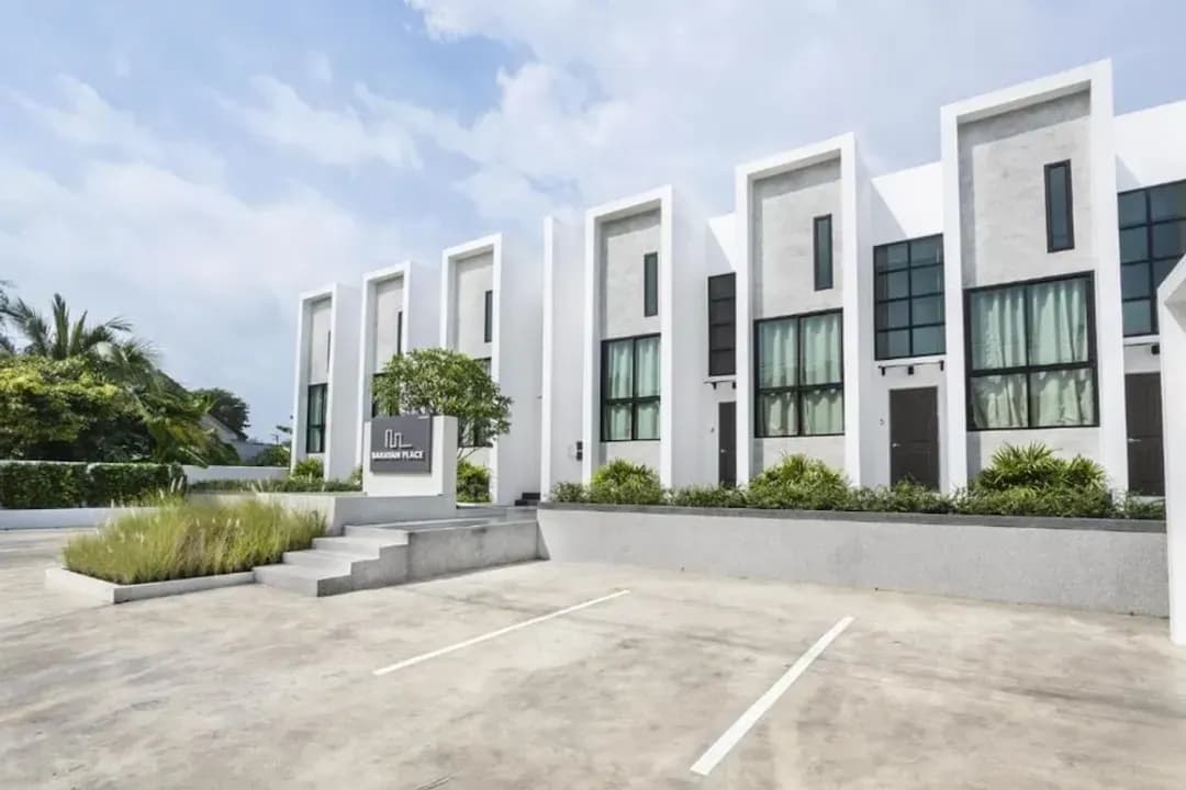 Chonburi-Barayan Place