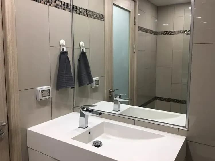 Bathroom sink