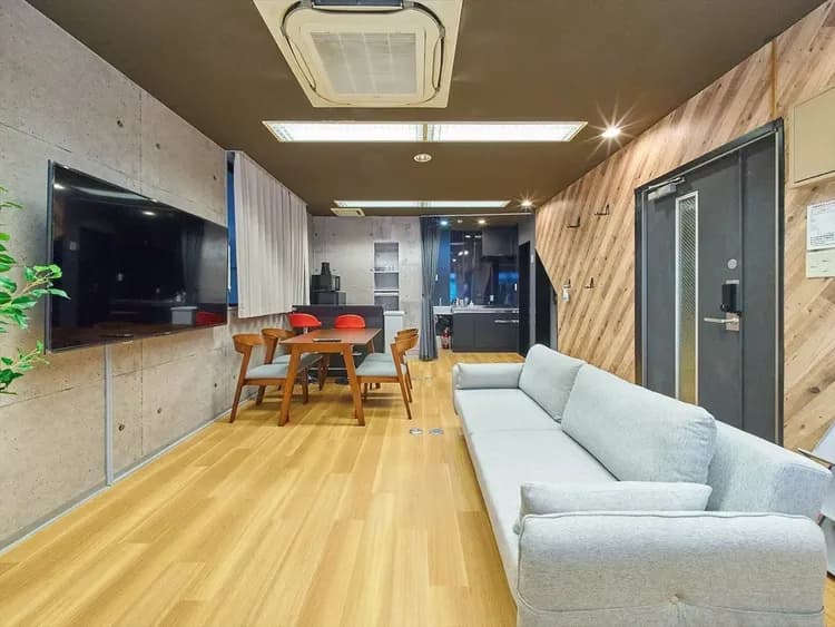 4min Walk from Shimbashi Station/walk to Ginza, Imperial Palace&Tokyo Tower/38㎡/Max 6pax/2F-2