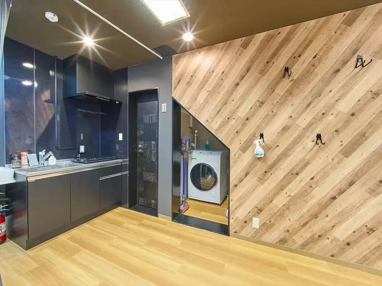 4min Walk from Shimbashi Station/walk to Ginza, Imperial Palace&Tokyo Tower/38㎡/Max 6pax/2F-13