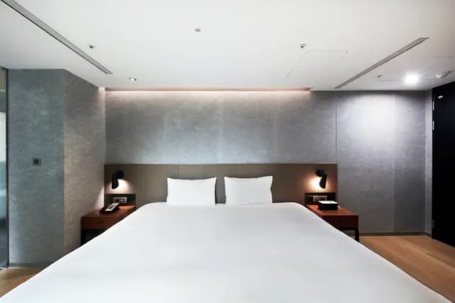 雀客旅館台北南京｜緊鄰捷運站-雀躍雙人客房-5